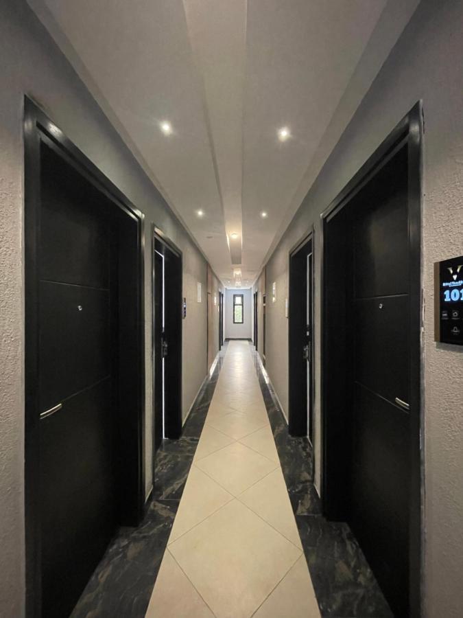 Hotel Vendome ดูอาลา ภายนอก รูปภาพ