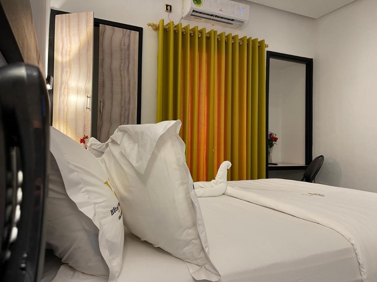Hotel Vendome ดูอาลา ภายนอก รูปภาพ