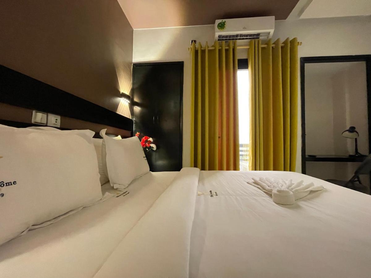 Hotel Vendome ดูอาลา ภายนอก รูปภาพ