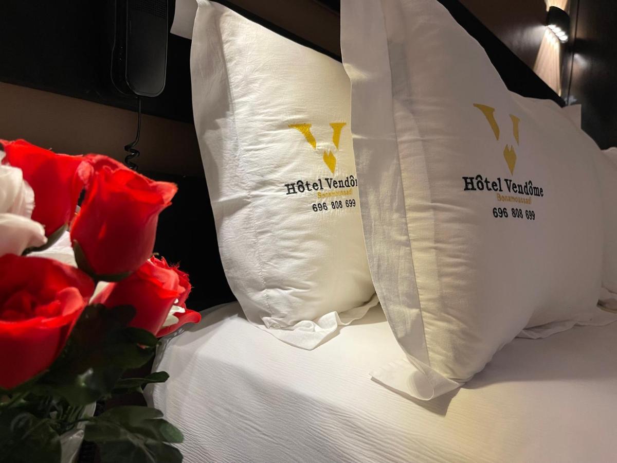 Hotel Vendome ดูอาลา ภายนอก รูปภาพ