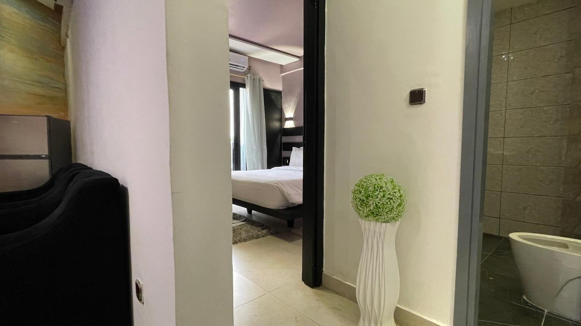Hotel Vendome ดูอาลา ภายนอก รูปภาพ